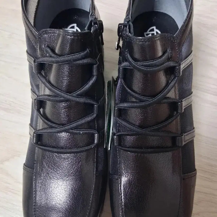 [BUNJANG] Black Lace-Up Ankle Boots (New) 245 / 블랙 레이스업 앵클 부츠 (새상품) 245