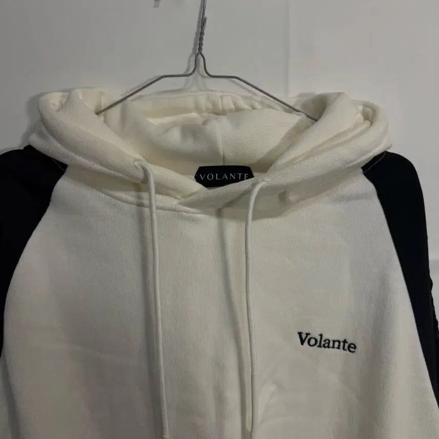 [BUNJANG] Volante Nylon Hoodie / Volante 화이트/블랙 나일론 후드티
