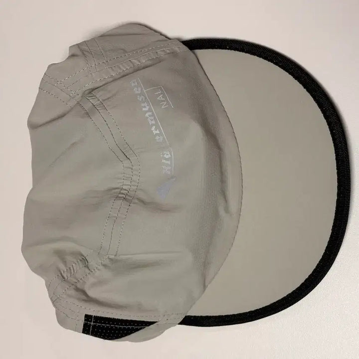 [SOLD OUT] 클라터뮤젠 날캡 모자 라이트그레이
