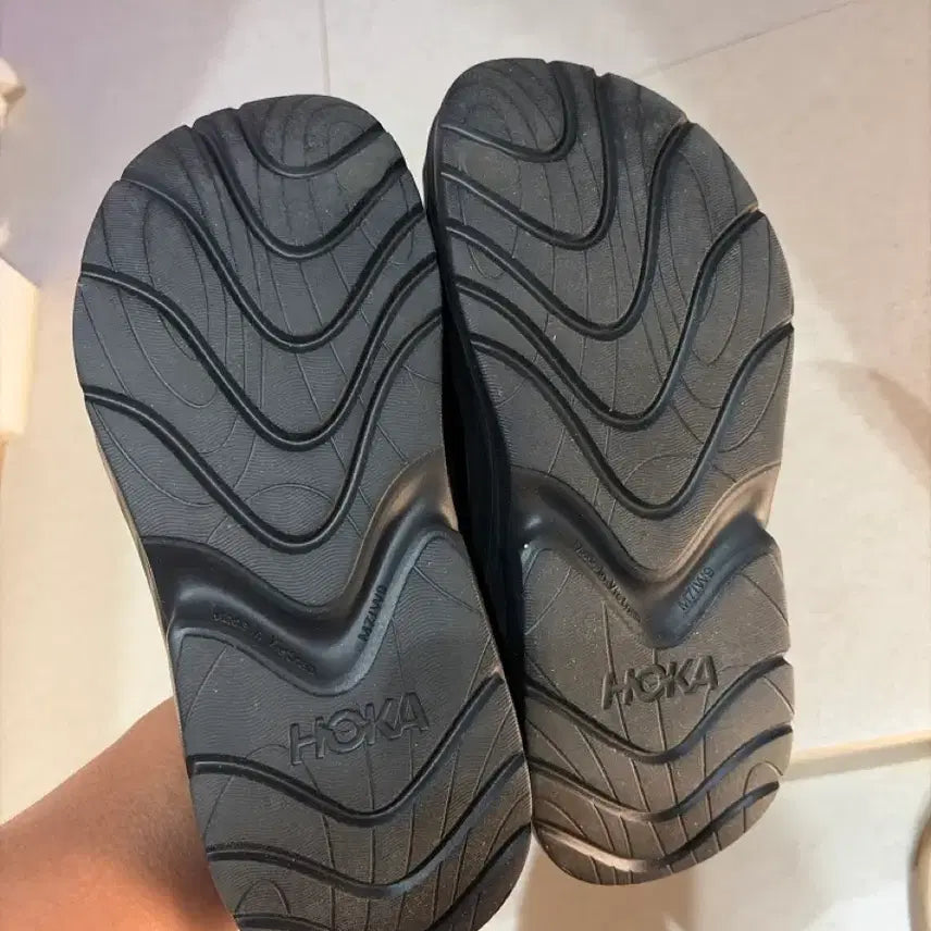 [SOLD OUT] 호카 리커버리 뮬 250