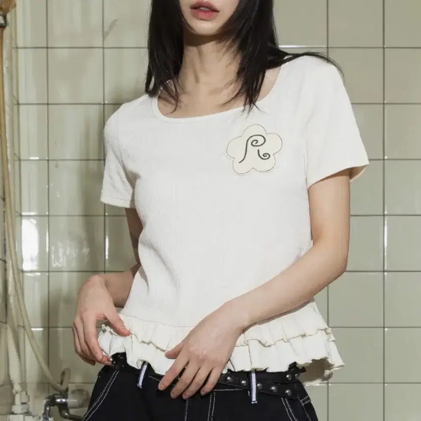 [BUNJANG] Lunarkihou WXT047 Frill Layered Square Neck Short Sleeve Ivory / 루나키후 WXT047 프릴 레이어드 스퀘어넥 숏슬리브 아이보리
