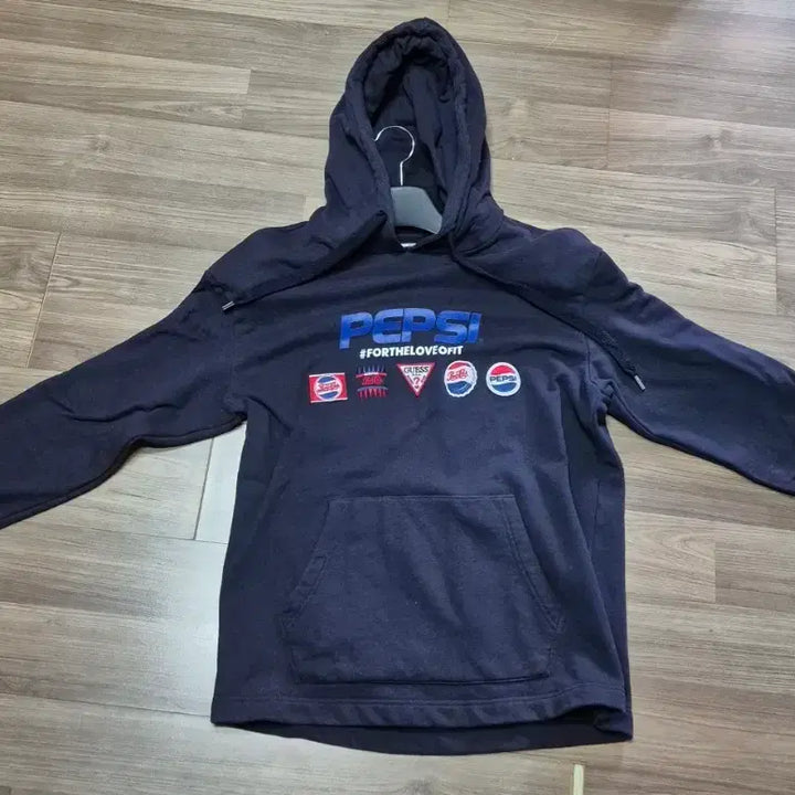 [BUNJANG] GUESS PEPSI Collaboration Hoodie (Size L) / [GUESS &amp; PEPSI] 콜라보 후드티 (사이즈 L)