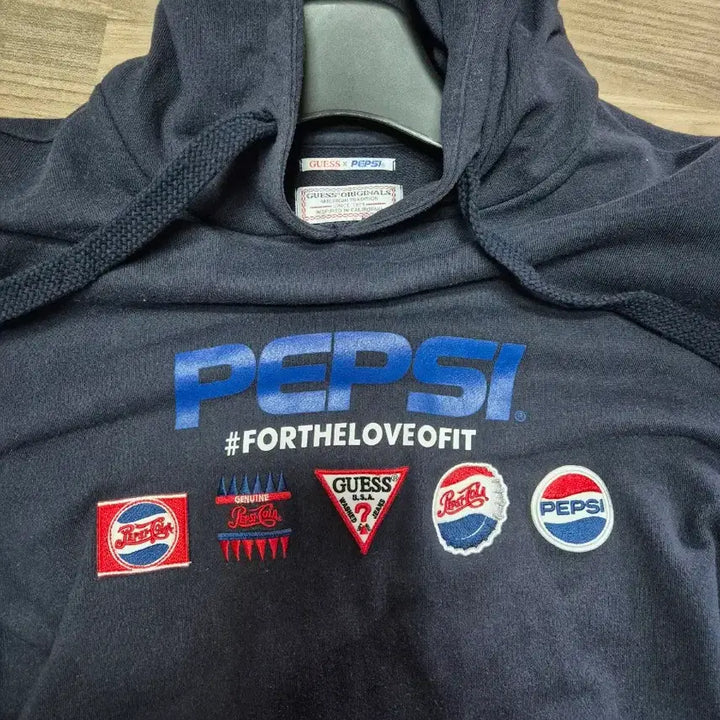 [BUNJANG] GUESS PEPSI Collaboration Hoodie (Size L) / [GUESS &amp; PEPSI] 콜라보 후드티 (사이즈 L)