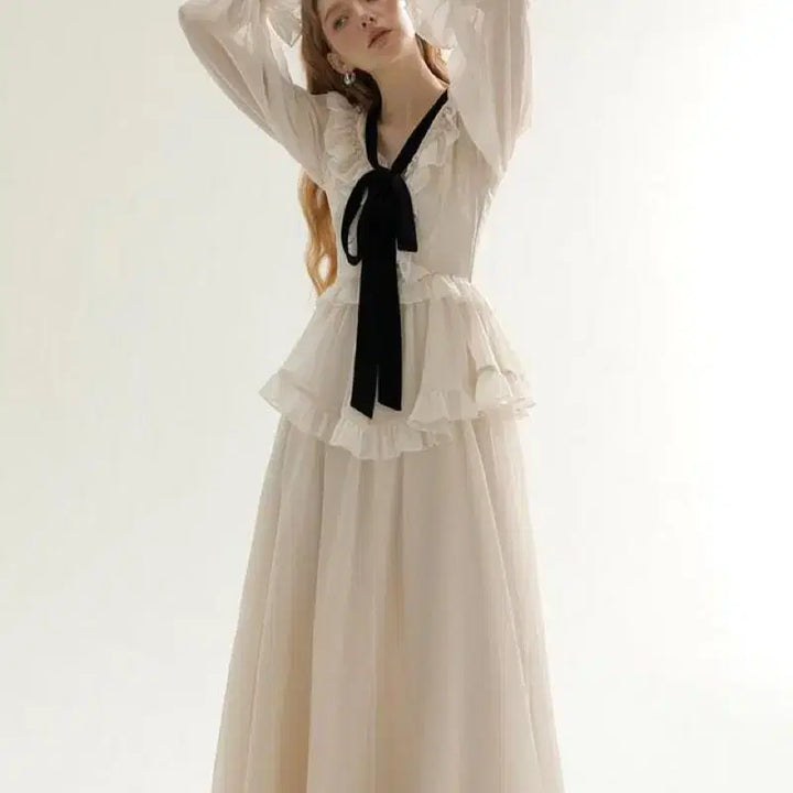 [BUNJANG] Synsden Diamant Ruffle Long Dress / S사이즈) 신스덴 디아망 러플 롱원피스 셀프웨딩쉬폰원피스