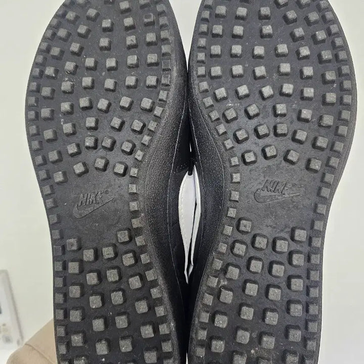 [SOLD OUT] 나이키필드제너럴82 블랙 280사이즈