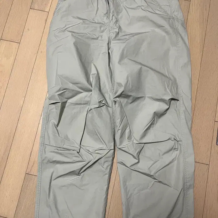 [SOLD OUT] [유니클로]와이드핏파라슈트팬츠