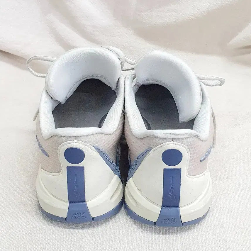 [BUNJANG] Nike Sabrina 1 EP Grounded Sneakers / 나이키 사브리나 1 EP 그라운디드 245