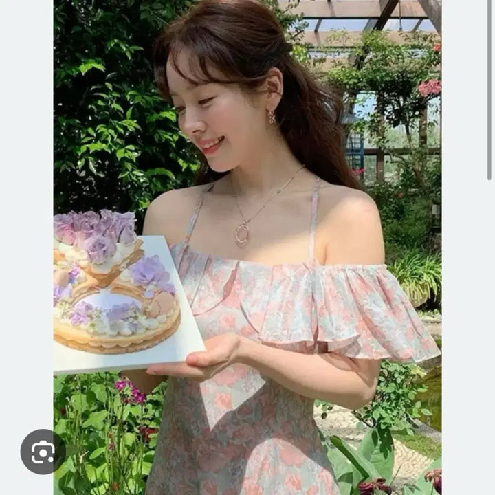 [SOLD OUT] M사이즈) 신스덴 라츠 베리 원피스  쉬폰플로럴오프숄더원피스휴양지원피스