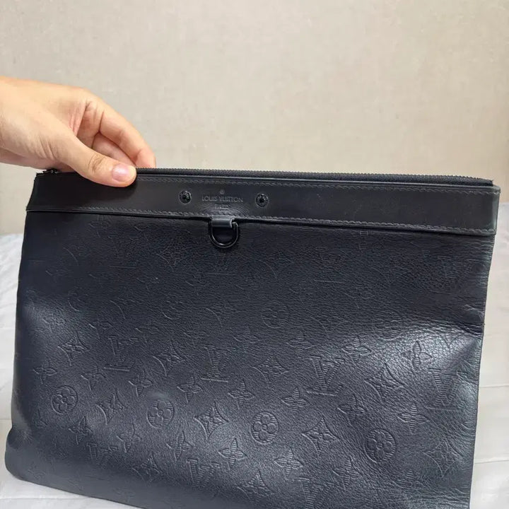 [BUNJANG] Louis Vuitton Pochette Shadow Clutch / [정품] 루이비통 포쉐트 쉐도우 클러치