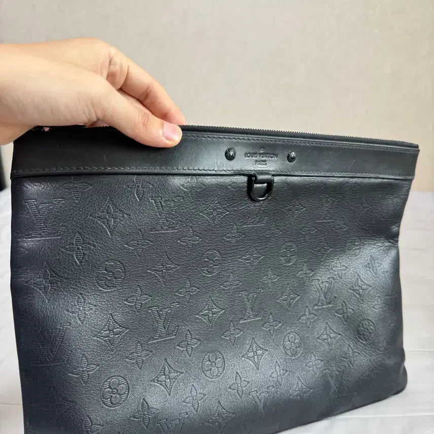 [BUNJANG] Louis Vuitton Pochette Shadow Clutch / [정품] 루이비통 포쉐트 쉐도우 클러치