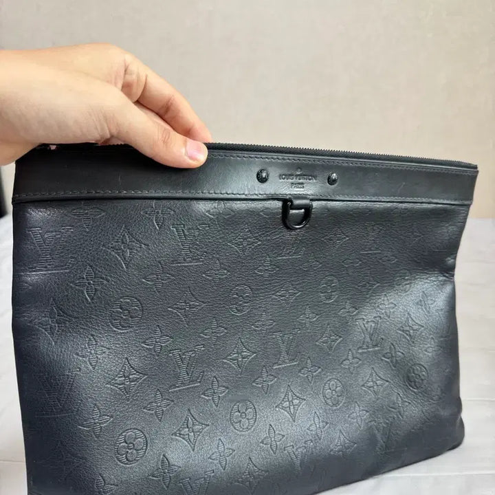 [BUNJANG] Louis Vuitton Pochette Shadow Clutch / [정품] 루이비통 포쉐트 쉐도우 클러치