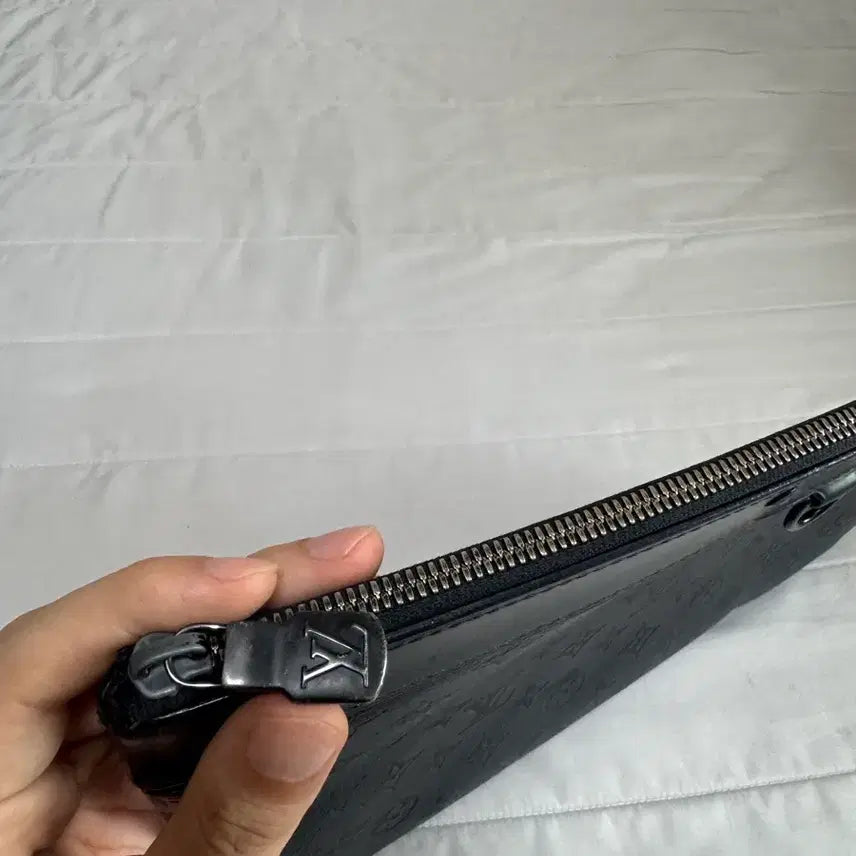 [BUNJANG] Louis Vuitton Pochette Shadow Clutch / [정품] 루이비통 포쉐트 쉐도우 클러치