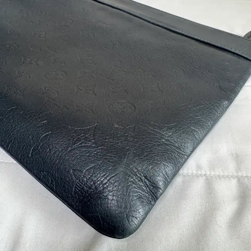 [BUNJANG] Louis Vuitton Pochette Shadow Clutch / [정품] 루이비통 포쉐트 쉐도우 클러치