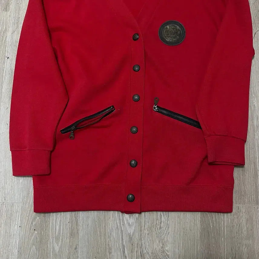[BUNJANG] Jangttimoa V-Neck Button-Up Knit Cardigan [Red] / 장띠모아 여성 브이넥 와펜 버튼업 니트 가디건 [레드] S/90
