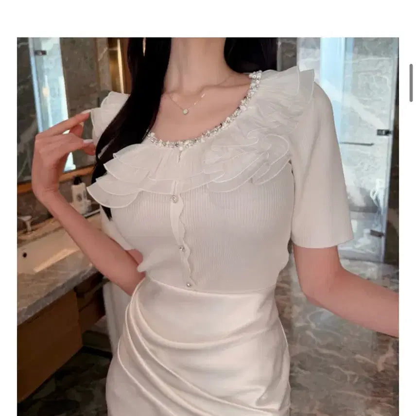 [BUNJANG] Lossom J Rachel Beaded Frill Short Sleeve Knit Top / 로썸제이 라첼 비즈 프릴 반팔니트 s