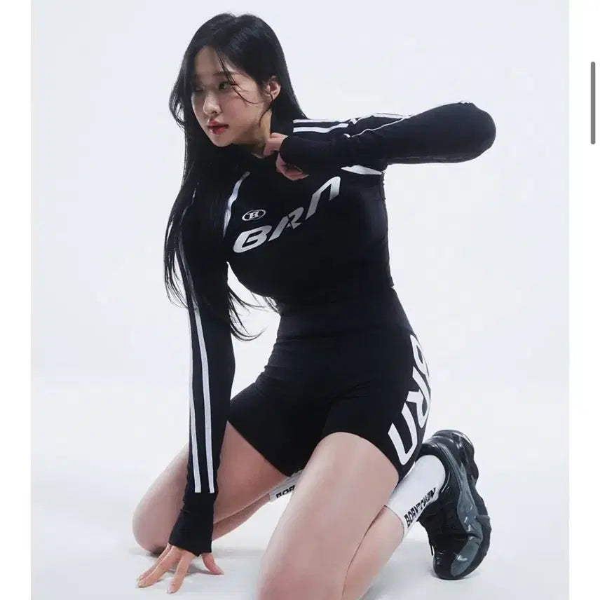 [SOLD OUT] 본투윈 B 로고 숏 레깅스