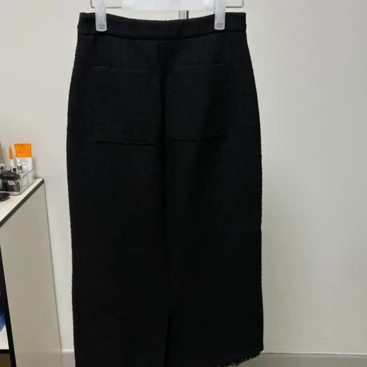 [BUNJANG] Step Around Tweed Fringe H-Line Skirt (Black) - Size S / 스텝어라운드 트위드스커트(블랙) S
