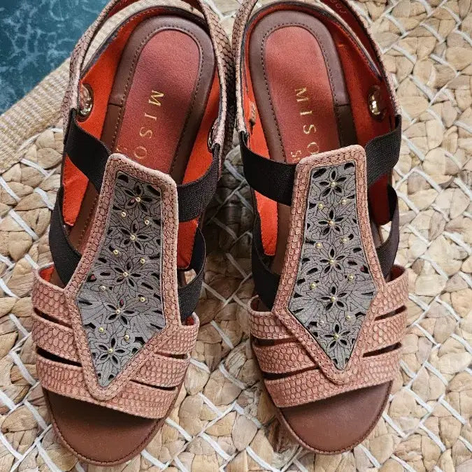 [BUNJANG] Brown Flower Punching Banding Sandals / 브라운 플라워 펀칭 밴딩 샌들