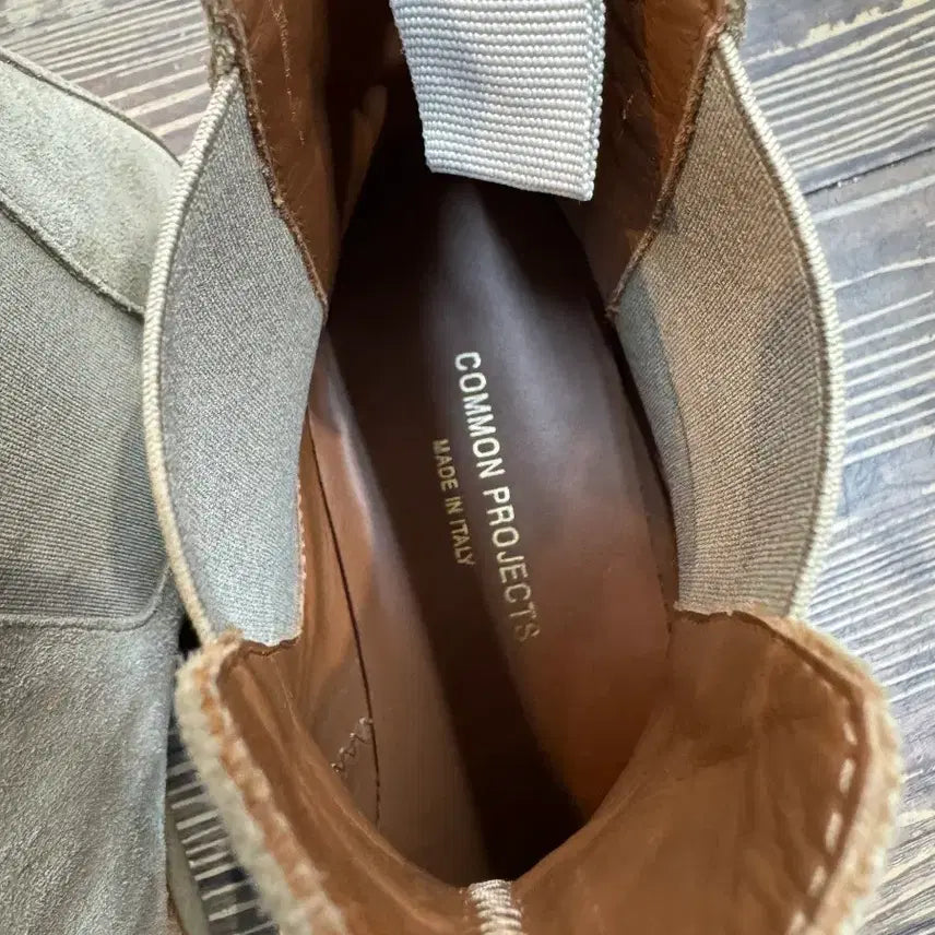 [BUNJANG] Common Projects Suede Chelsea Boots (250) / 커먼프로젝트 스웨이드 첼시부츠 (250)