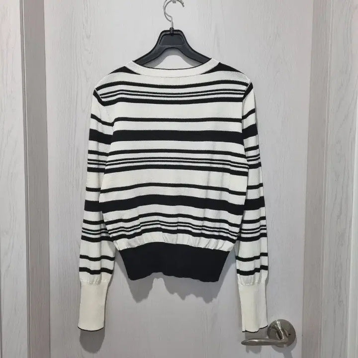 [BUNJANG] Ninecorp Stripe Pattern Knit Sweater / 나인콥  스트라이프 패턴의 니트