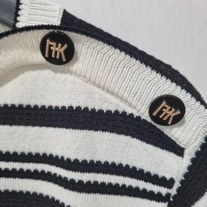 [BUNJANG] Ninecorp Stripe Pattern Knit Sweater / 나인콥  스트라이프 패턴의 니트