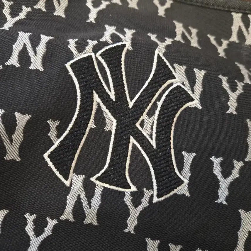 [BUNJANG] MLB NY Yankees Bucket Bag Crossbody / MLB NY 양키스 버킷백 크로스백