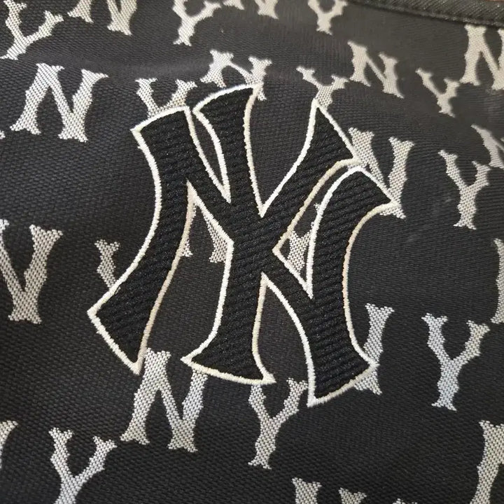 [BUNJANG] MLB NY Yankees Bucket Bag Crossbody / MLB NY 양키스 버킷백 크로스백