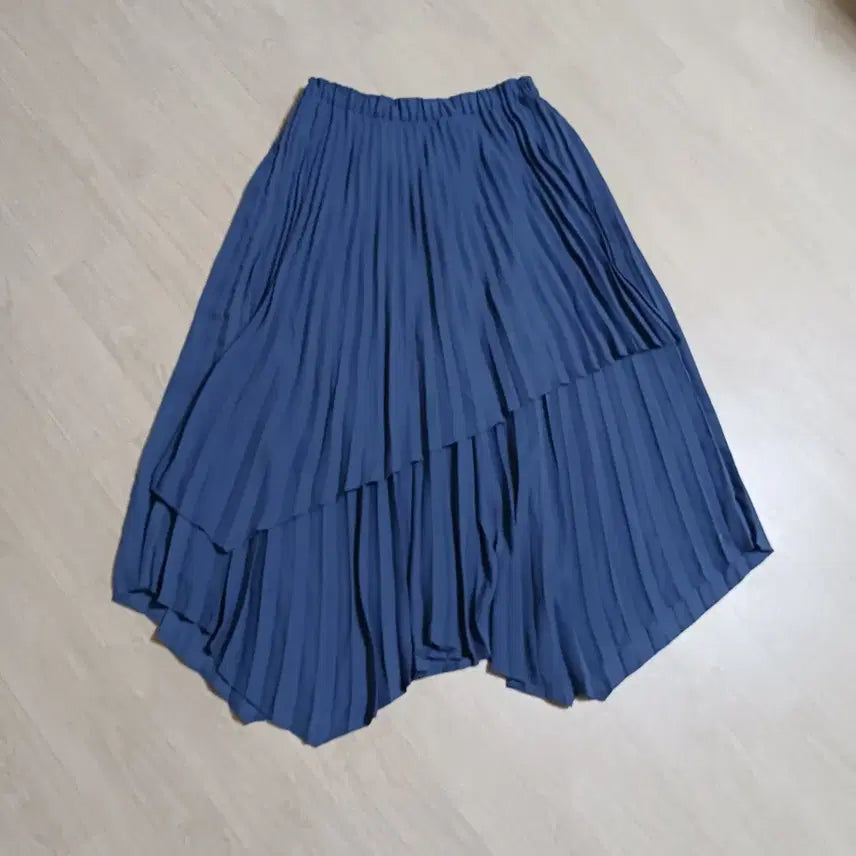 [SOLD OUT] 고급스런 블루 언발 플리츠 롱스커트
