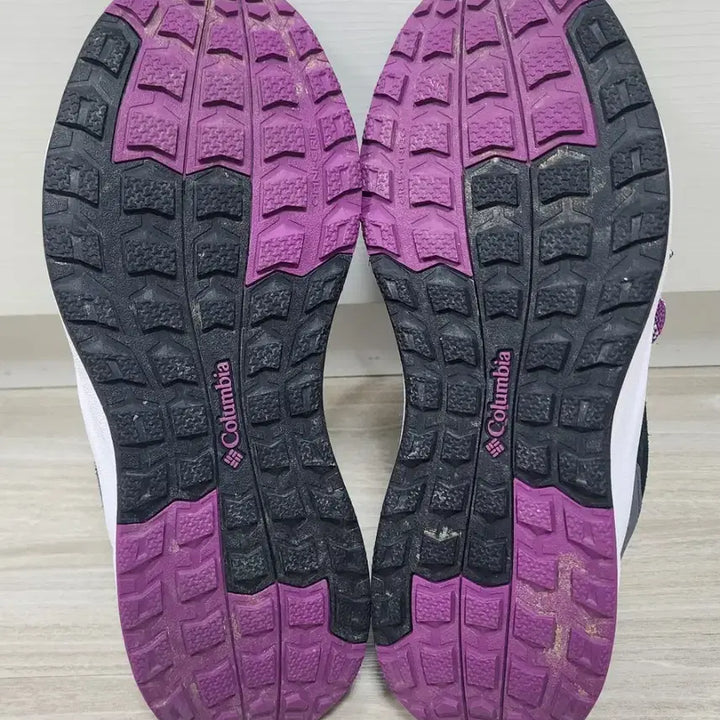[SOLD OUT] 컬럼비아(방수운동화)245