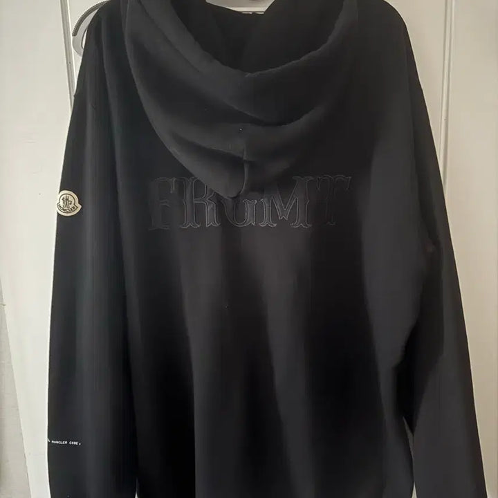 [BUNJANG] Moncler Fragment Hooded Zip-up Black XL / 몽클레어 x프라그먼트 후드집업 블랙 105-110