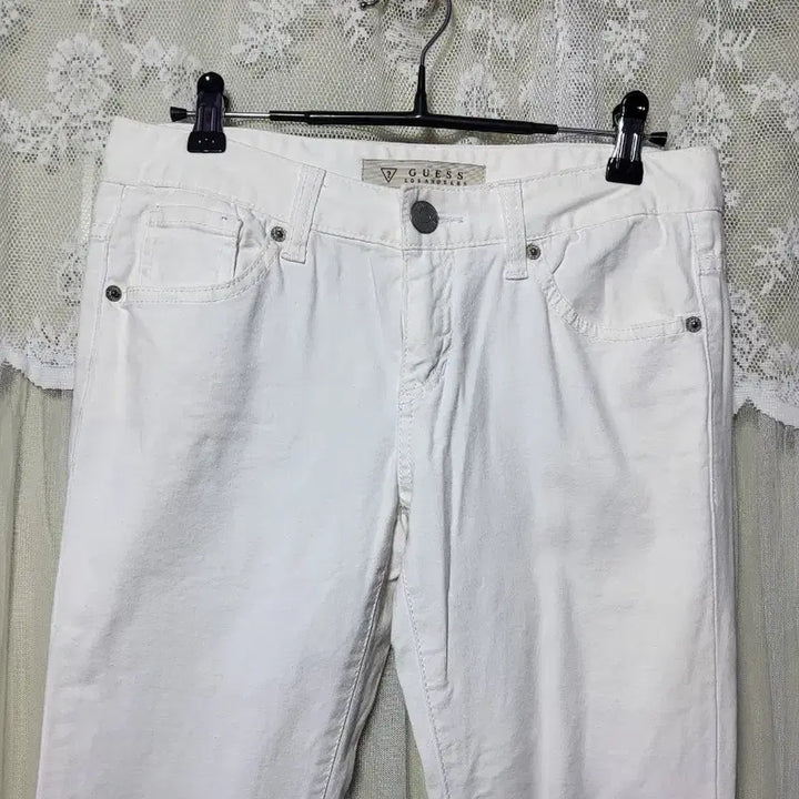 [SOLD OUT] 게스GUESS 여성 화이트 스키니진