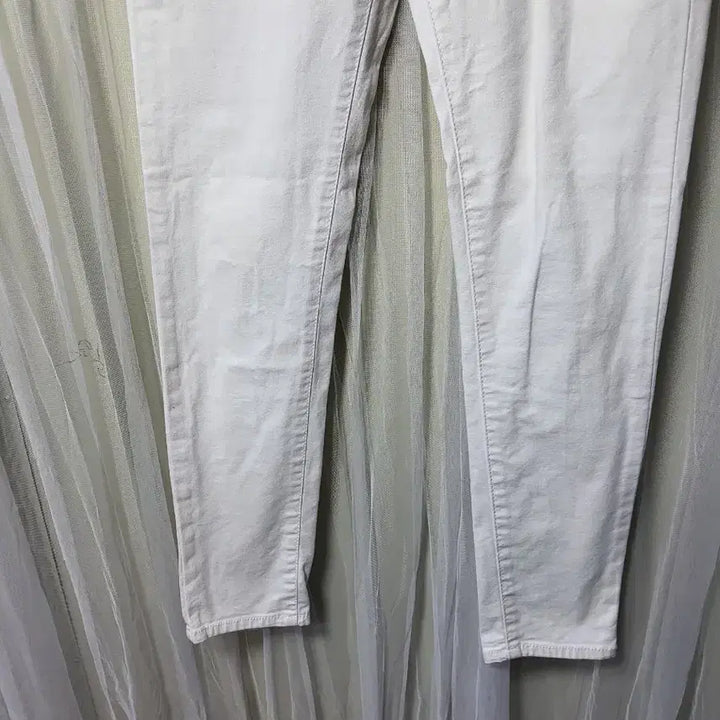[SOLD OUT] 게스GUESS 여성 화이트 스키니진