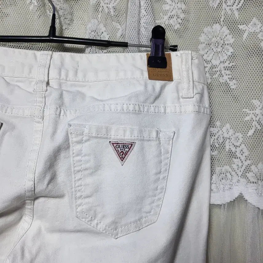[SOLD OUT] 게스GUESS 여성 화이트 스키니진