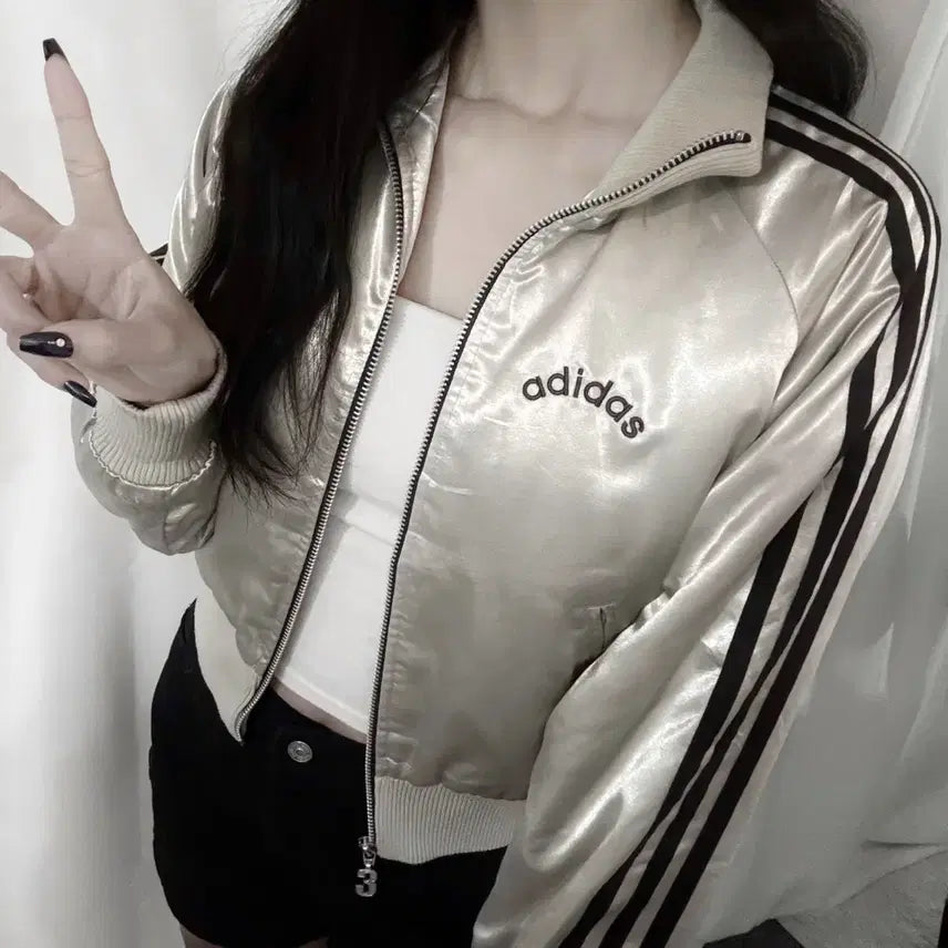 [BUNJANG] Adidas Cropped Shiny Quilted Track Top Jacket / 아디다스 크롭 유광 누빔집업 트랙탑 자켓