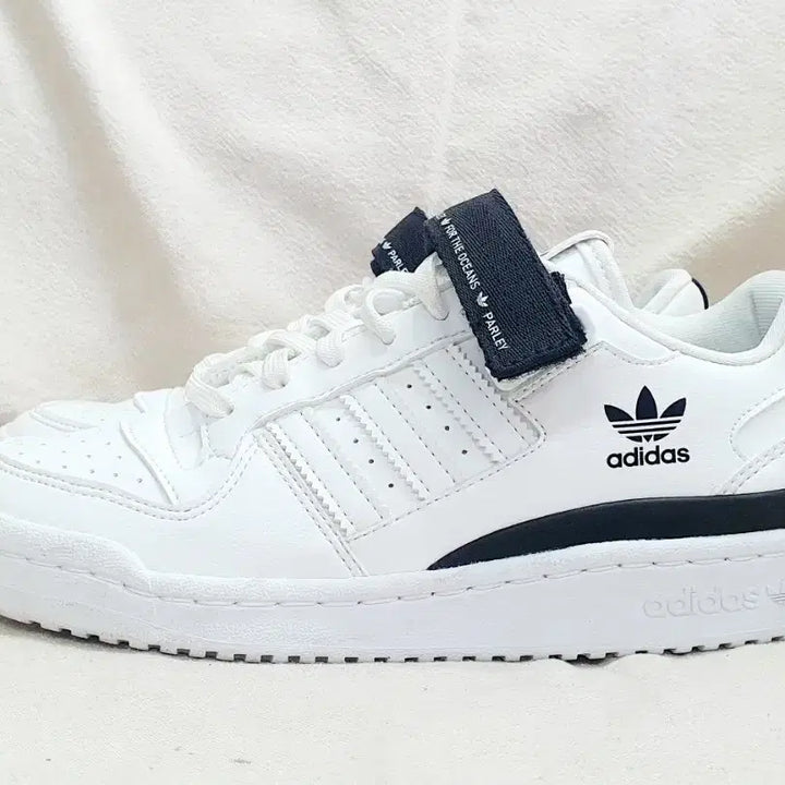 [BUNJANG] Adidas Forum Low x Parley Sneakers 240 / 아디다스 포럼 로우 x PARLEY 스니커즈 240