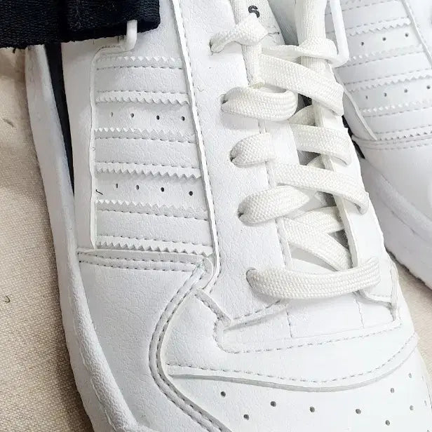 [BUNJANG] Adidas Forum Low x Parley Sneakers 240 / 아디다스 포럼 로우 x PARLEY 스니커즈 240