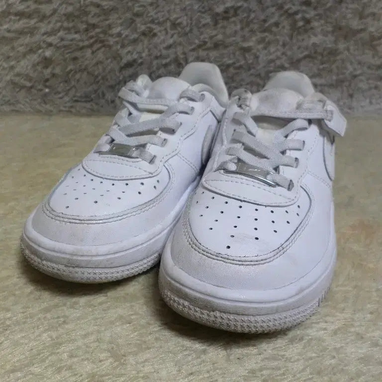 [BUNJANG] Nike Air Force 1 Low White Kids Sneakers / 후루룩구제 170 나이키 에어포스1 로우 화이트 키즈 아동화 주니어