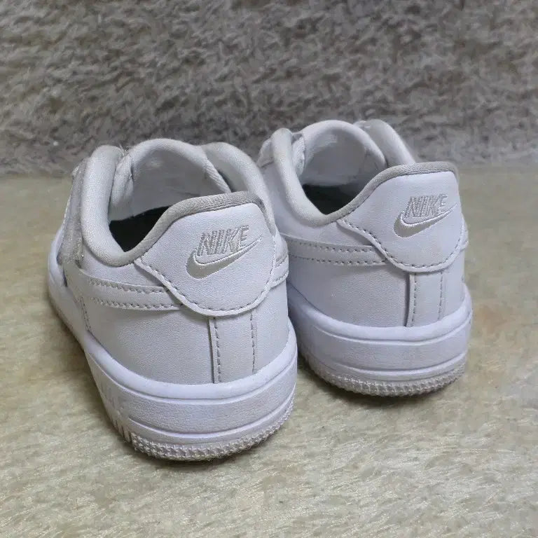 [BUNJANG] Nike Air Force 1 Low White Kids Sneakers / 후루룩구제 170 나이키 에어포스1 로우 화이트 키즈 아동화 주니어