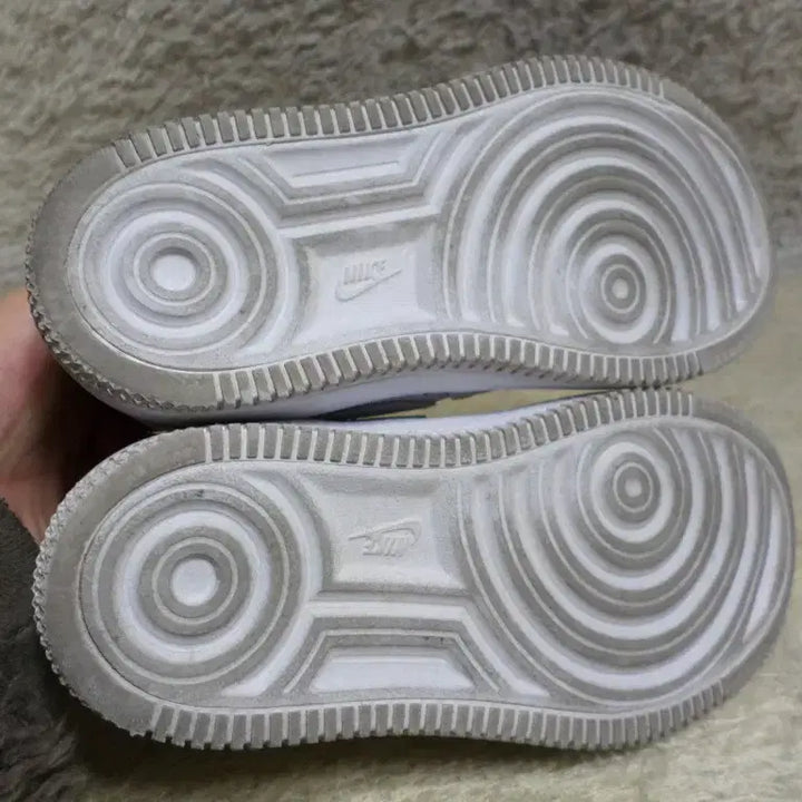 [BUNJANG] Nike Air Force 1 Low White Kids Sneakers / 후루룩구제 170 나이키 에어포스1 로우 화이트 키즈 아동화 주니어