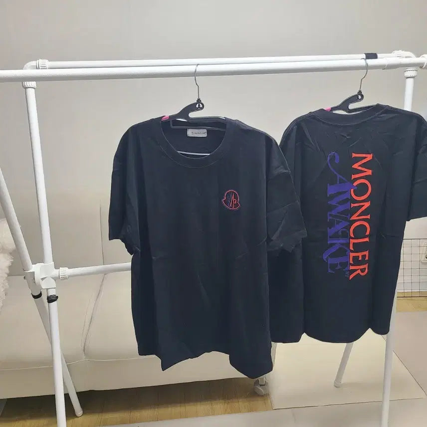 [SOLD OUT] 몽클레어반팔블랙 반팔 티셔츠새상품