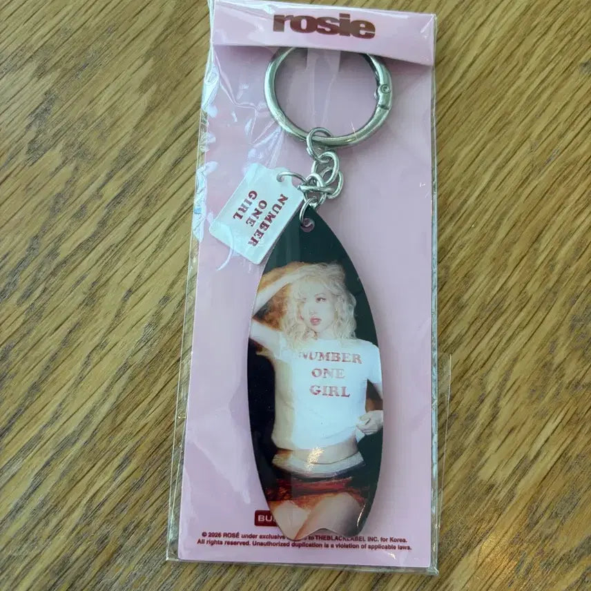 [BUNJANG] Rosé Number One Girl Surfboard Keyring / 로제 키링 서프보드 넘버원걸 부산팝업