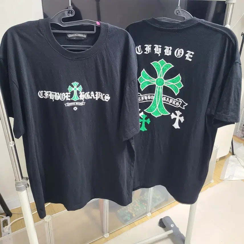 [SOLD OUT] 크롬하츠 블랙 반팔 티셔츠 그린 크로스 프린팅새상품