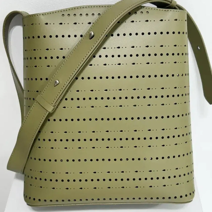 [SOLD OUT] 루에브르 버킷백 라지 아이패드 13인치 들어감 데일리 가방