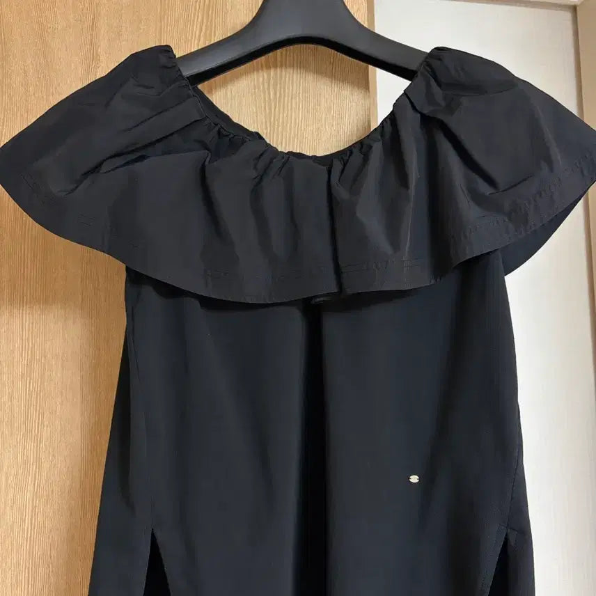 [BUNJANG] OZHOCON Second Frill Detail T-Shirt / 오즈세컨 티셔츠