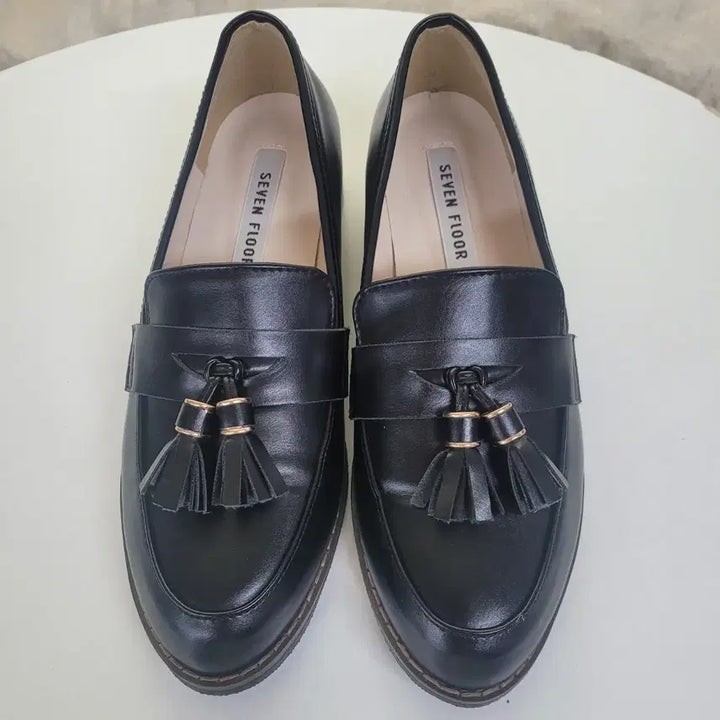 [SOLD OUT] 블랙 태슬 로퍼 여성 구두