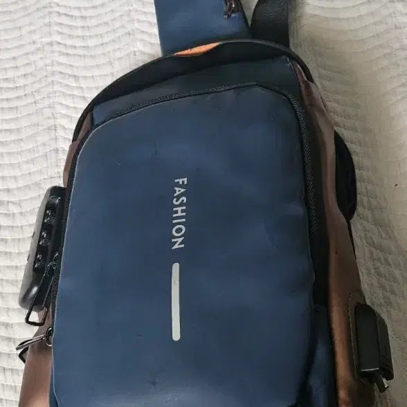 [BUNJANG] Cross Navy Cross Bag / 크로스 넉백