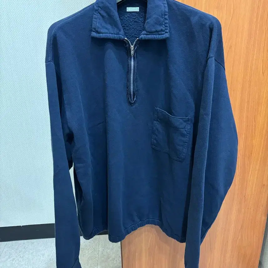 [SOLD OUT] 아프레쎄 라이트웨이트 하프집 스웻 네이비