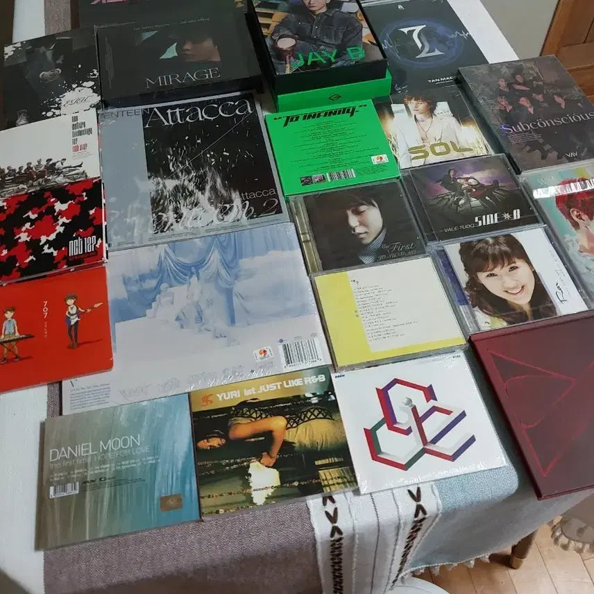 [BUNJANG] Various Artists Album Bundle Set (40 Albums) Sealed / 아이돌 앨범 CD 모음 (일괄 판매) 미개봉 미사용40개일괄