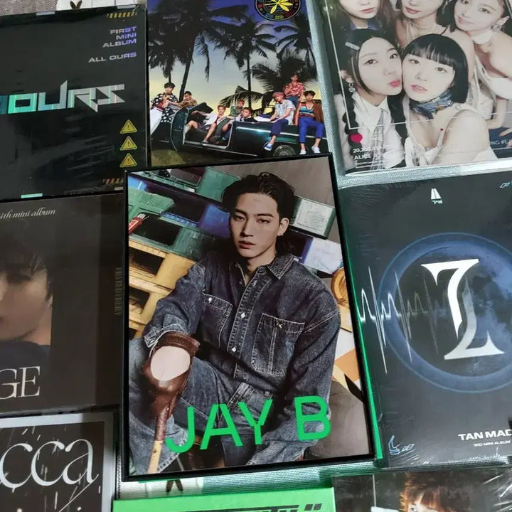 [BUNJANG] Various Artists Album Bundle Set (40 Albums) Sealed / 아이돌 앨범 CD 모음 (일괄 판매) 미개봉 미사용40개일괄