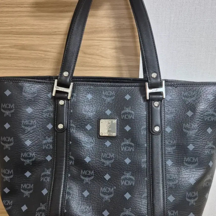 [SOLD OUT] [BUNJANG] MCM Logo Shopper Tote Bag / MCM 블랙 로고 쇼퍼백 토트백